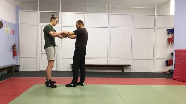 Блоки и контр атака ногами Винчунь смотреть онлайн