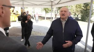 Лукашенко: "Прилетел - жалоба: трактор МТЗ взяли, своим ходом гнали - неисправный! Это нормально?"