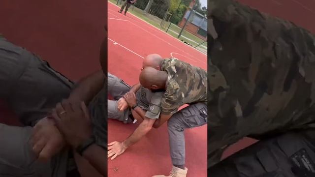 Hand to hand combat. Combate corpo a corpo. смотреть онлайн