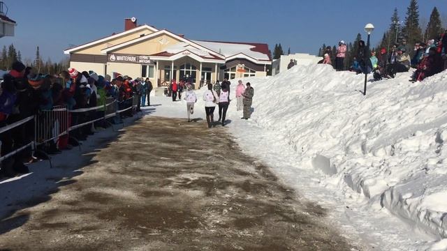 8 марта на Белой. Забег на "Лабутенах". Каблук менее 10 сантиметров смотреть онлайн