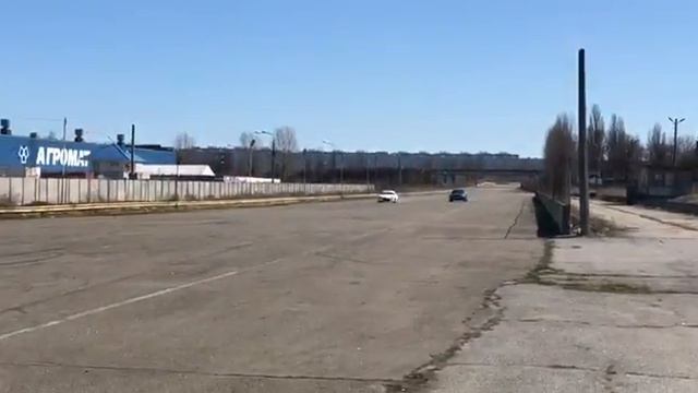 Audi RS4 vs Honda S2000 смотреть онлайн