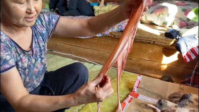 Как и из чего делают нити для пошива национальной одежды