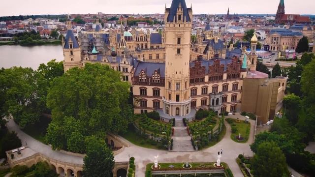 «Ты в своем возрасте никому не нужна! Скажи спасибо, что я с тобой живу!» – выговаривал муж, но... смотреть онлайн