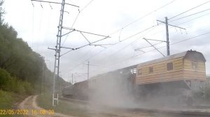 Путевая машина ВПО-3000 №64, , в работе - чистит рельсы от лишнего балласта. Мотовилиха.