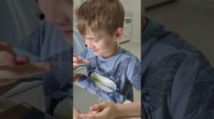 Как одеть жесткие ночные контактные линзы / часть 2