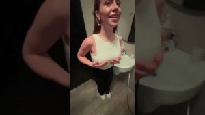 ТЯНКА ПОКАЗАЛА СИСЬКИ НА СТРИМЕ ЭДВАРДА БИЛА