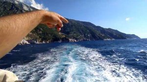 Пещера в скале НИЛ МИРОТОЧИВЫЙ скит Кавсокаливия