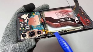 Samsung Galaxy S22 Plus Teardown, Disassembly of Components