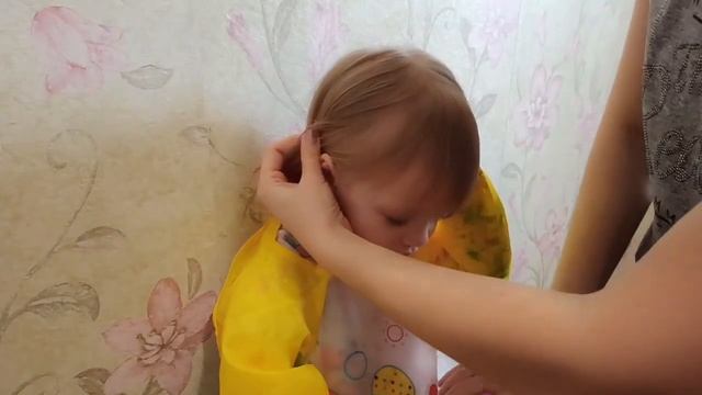 Как подстричь ребенку челку. How to cut a baby's bangs.