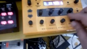 another first try: sequencing dsi mopho with korg sq-1