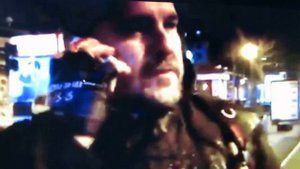 Беркут доганяет и бьет людей на Майдане