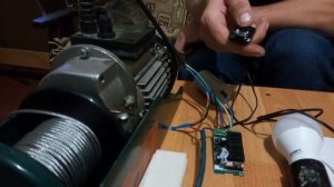 Электропривод для подъемно-поворотных гаражных ворот включение с  пульта управления