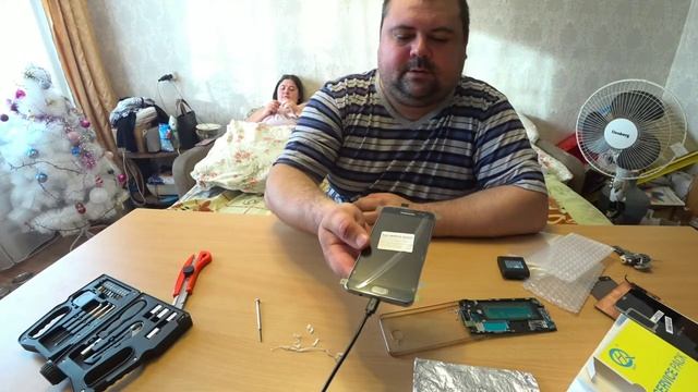 РЕМОНТ ТЕЛЕФОНА SAMSUNG GALAXY A5(2016). МЕНЯЮ ДИСПЛЕЙ С ТАЧСКРИНОМ И РАМКУ С ПЛАТОЙ ПИТАНИЯ. смотреть онлайн