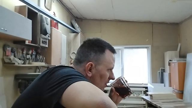 заходим на стримРОБОТАЕМ ТРУДИМСЯ АААУУФ  и  ДЕЛАЕМ МЕБЕЛЬ