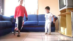 Vinicius e Murilo dançando POKER FACE (DANCE CENTRAL - XBOX 360)