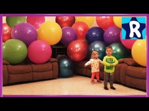 ★ Огромные ШАРИКИ Учим цвета Играем с Детьми Шариками Funny Games with Giant Balloon Show vlog