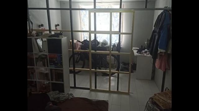 БЮДЖЕТНЫЙ РЕМОНТ В ОДНУШКЕ!!! Всё делали своими руками !!! Из одной комнаты сделали две ? смотреть онлайн