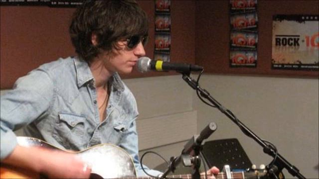 Alex Turner (Arctic Monkeys) - Fire And The Thud Acoustic