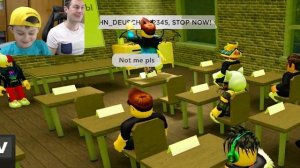 УЧИТЕЛЬ УНИЧТОЖЕН! САМЫЙ УГАРНЫЙ УРОК В ROBLOX! СОРВАЛИ УРОК В СМЕШНОЙ ШКОЛЕ