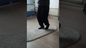 Продолжение того видео Моя бабушка научилась прыгать на скакалке.