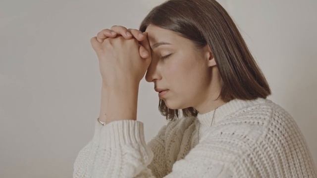 Сила молитвы творит чудеса.  Молитва вечерняя на сон смотреть онлайн