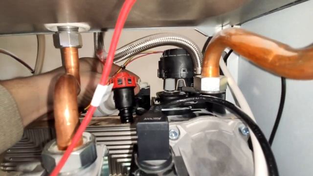 Gaz34.ru Buderus  U072-24K. Почему нет горячей воды.