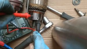 надо ли обслуживать стартер?При пуске стартер начинает крутить после паузы.Калина