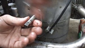 Если сорвалась резьба под сливной болт