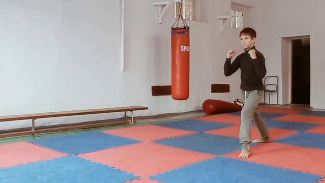 Рэнраку  на 10 кю.Ката "Тайкиоку соно ичи". Шин киокушинкай каратэ.