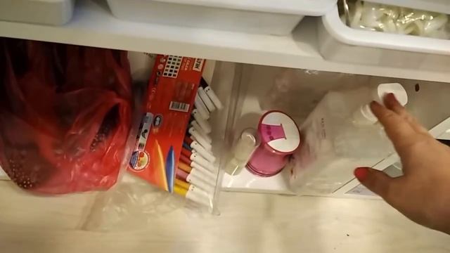 Мое рабочее место мастера маникюра и как я храню декор для дизайна ногтей