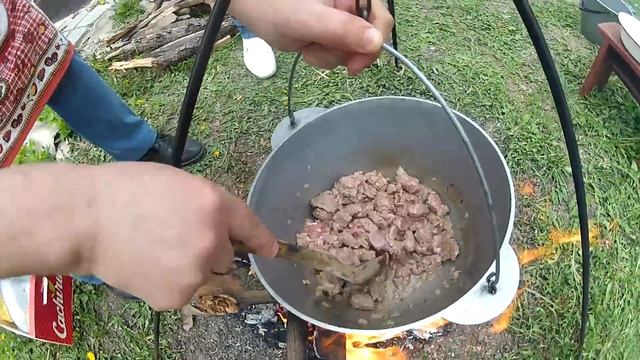Готовим кулиш. Настоящий козацкий на костре в котелке. Украинская кухня.