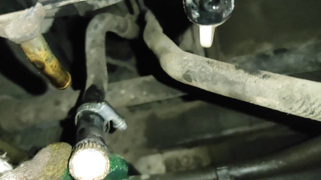 Сузуки гранд Витара,замена радиатора охлаждения двигателя! смотреть онлайн