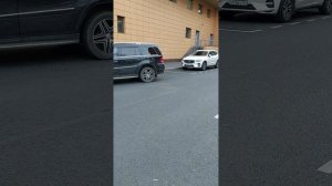 Разница в росте (развитии) между парнем и девушкой.