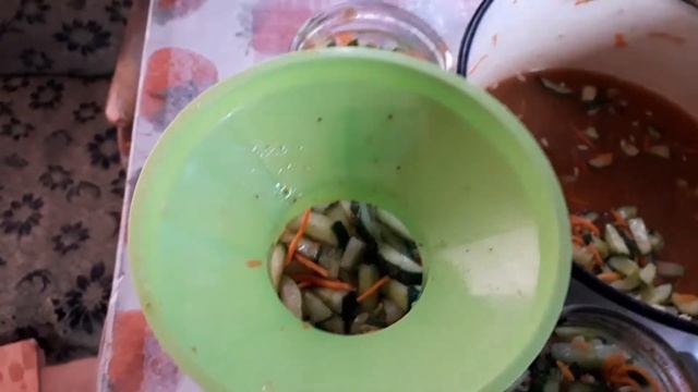 ЗАГОТОВКИ НА ЗИМУ/ Сохраняю чеснок/ Салат Огурцы по-корейски /Заморозка ПЕРЦА и КАБАЧКОВ смотреть онлайн