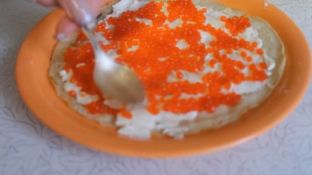 Блины с красной икрой.  Холодная закуска с красной икрой.
