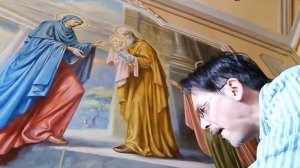 У него в руках шприц, но он не врач...))