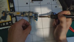 Huawei MediaPad T3 разборка, замена порт гнездо зарядки не включается  #Huawei #MediaPad #T3