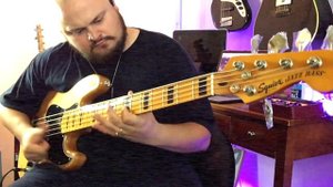 SQUIER Classic Vibe 70's Jazz Bass V // 5 String Bass Review!