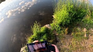 Кораблик для риболовлі, бюджетний варіант. FlyTech V900 з ехолотом DeeperPro Plus2.