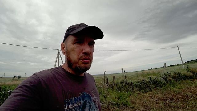 Как же это вовремя. Уехали в деревню, а там... Леха уезжает.