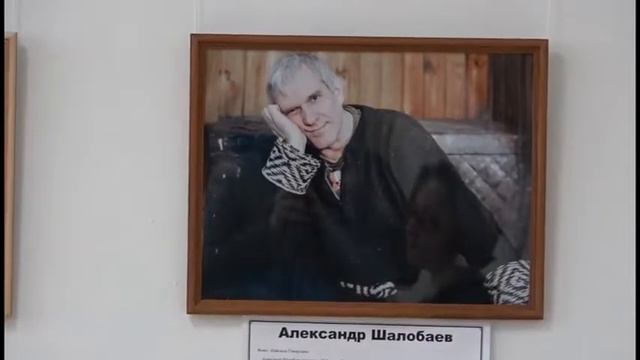 Поэта надо знать в лицо Уникальная выставка ведет работу в библиотеке №12 1 смотреть онлайн