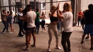 Bachata der Pinakothek Moderne die ganze Sommer, Bachata del verano en Munich ??