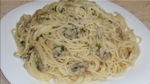 Спагетти с грибным соусом и сыром