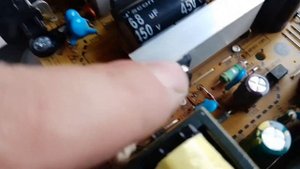 Телевизор LG 32LN536U не включается.