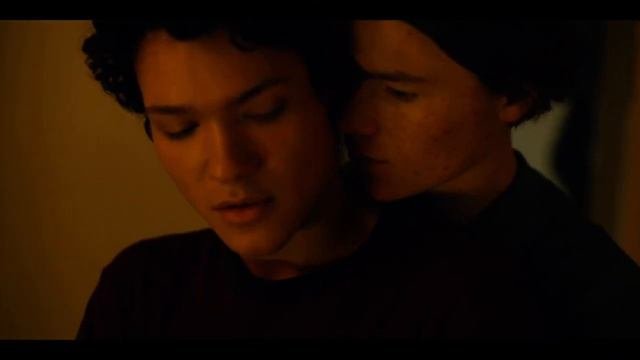 Young Royals 1x05 | Wilhelm & Simon Bedroom Scene