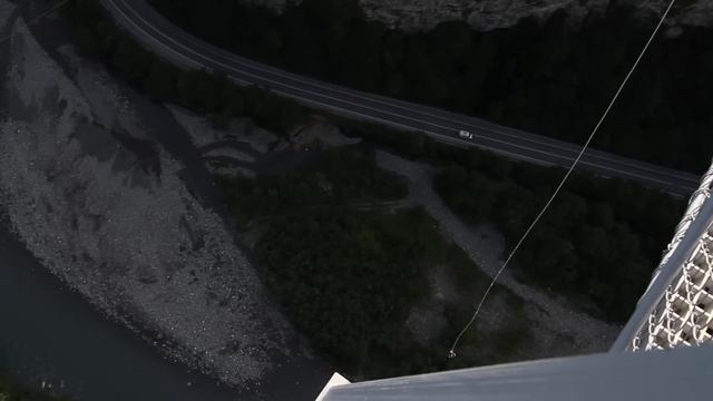 Прыжок с 207 метров / Банджи в SkyPark AJ Hackett Sochi смотреть онлайн