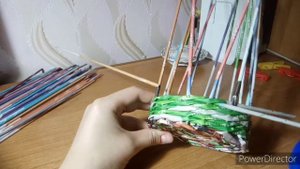 Шкатулка из газетных трубочек