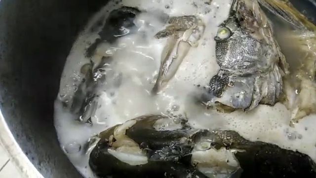 Готовим рыбный суп, жарим котлеты смотреть онлайн