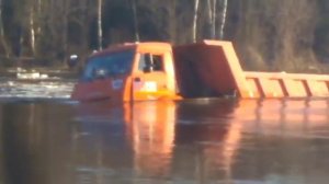 Самосвал утонул на реке Нижняя Тунгуска