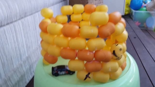 Поделка Замок из яиц Киндер Сюрприз, Craft from Kinder Surprise eggs, Håndverket fra kinderegg смотреть онлайн